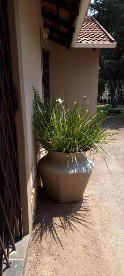 Atterbury Self Catering Studios Pretoria Exterior foto