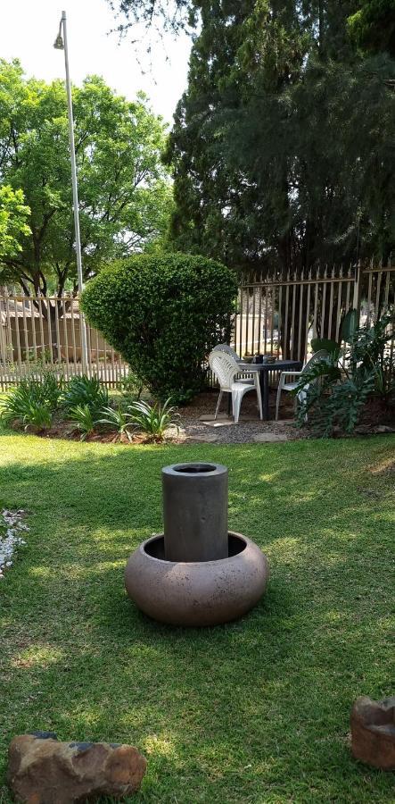 Atterbury Self Catering Studios Pretoria Exterior foto