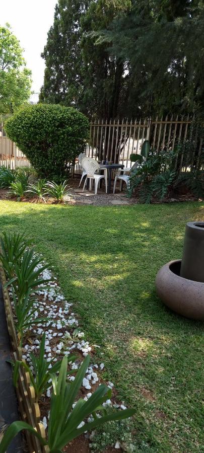 Atterbury Self Catering Studios Pretoria Exterior foto