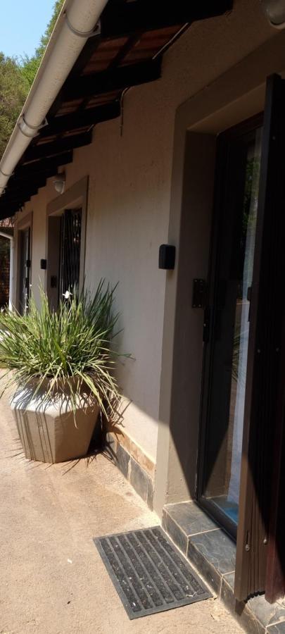 Atterbury Self Catering Studios Pretoria Exterior foto