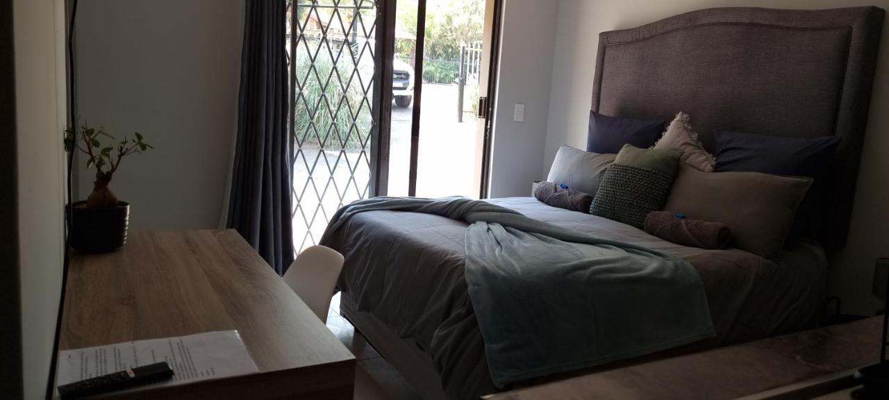 Atterbury Self Catering Studios Pretoria Exterior foto