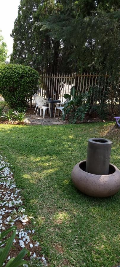 Atterbury Self Catering Studios Pretoria Exterior foto